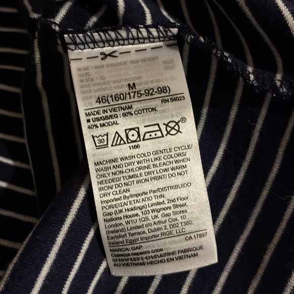 GAP Long Sleeve e Favorite T Shirt Medium - Picture 3 of 3